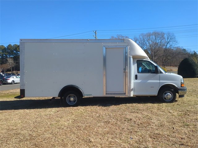 Used 2022 Chevrolet Express 3500 w/ Power Convenience Package image 14
