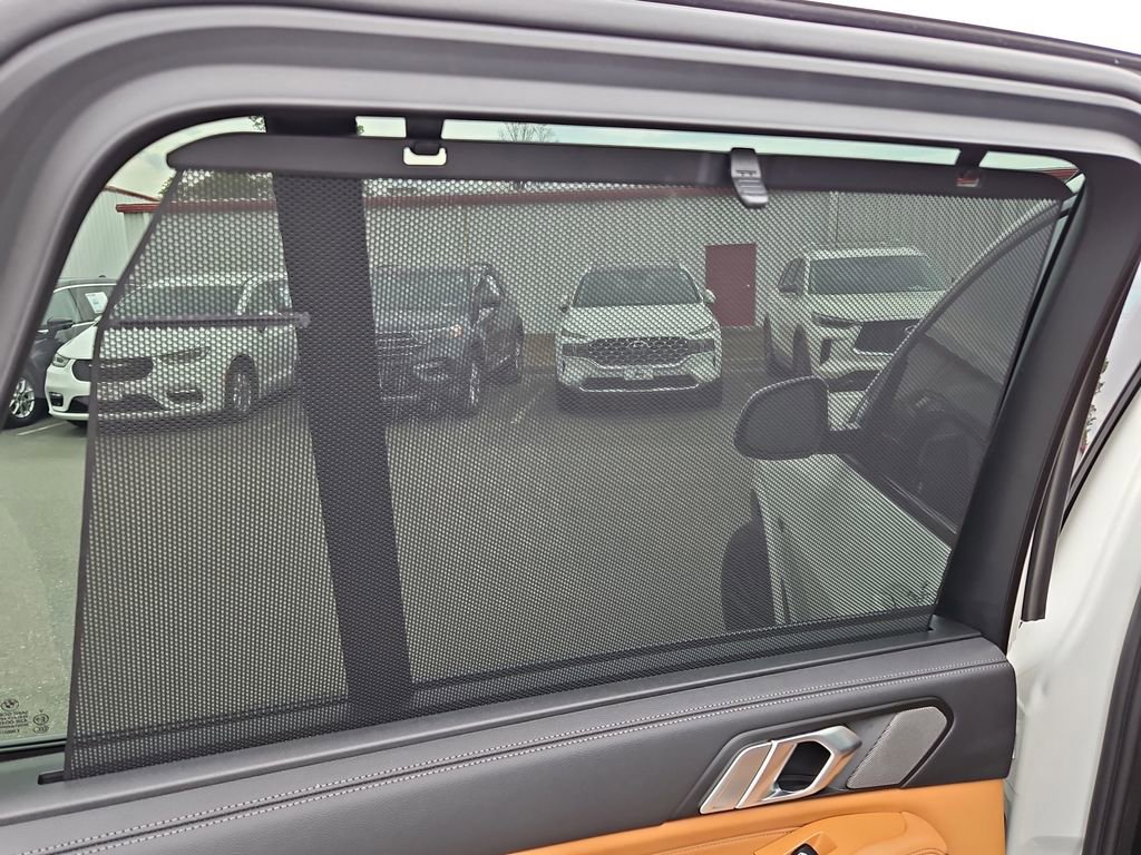 Used 2023 BMW X5 xDrive40i w/ Executive Package image 36