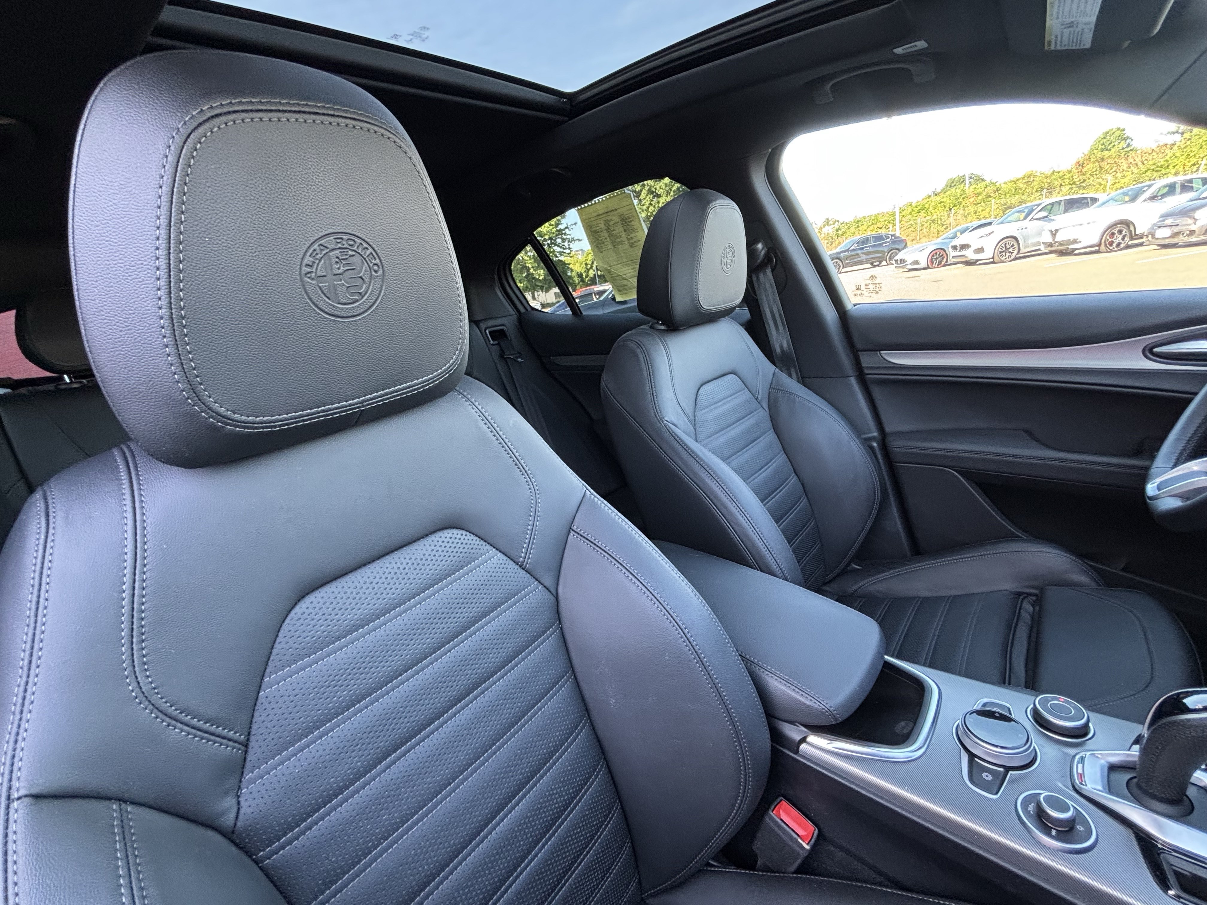 Certified 2023 Alfa Romeo Stelvio Veloce AWD/4WD image 31