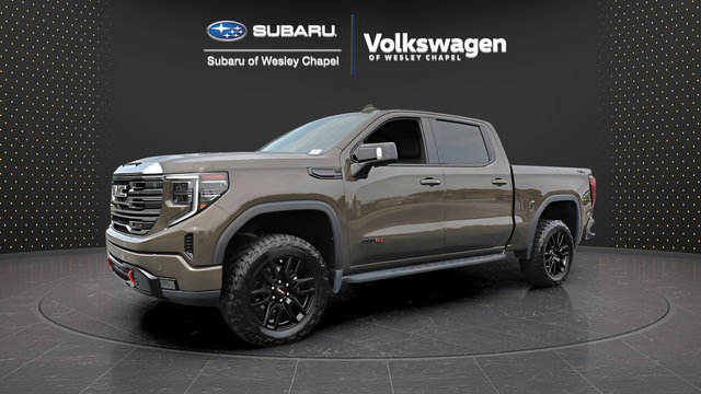 Used 2023 GMC Sierra 1500 AT4 w/ Technology Package AWD/4WD image 4