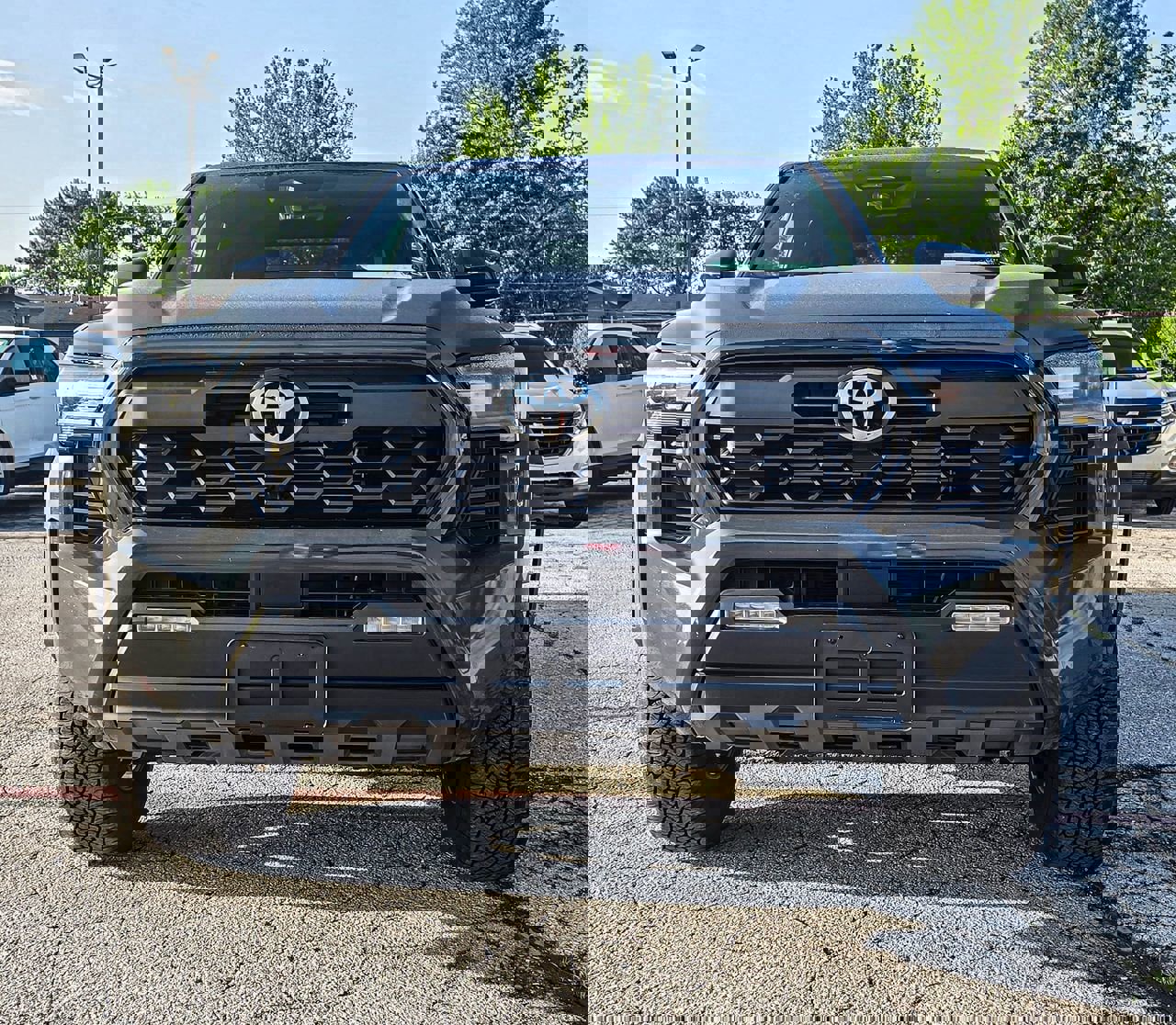 Used 2024 Toyota Tacoma TRD Off-Road image 2