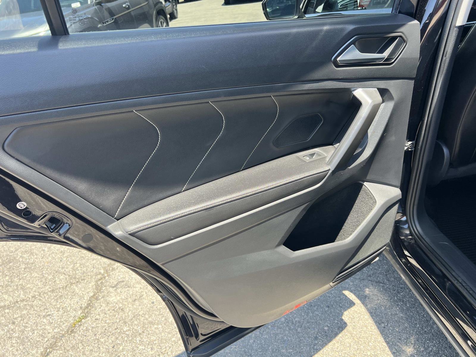 Certified 2022 Volkswagen Tiguan SE FWD image 19