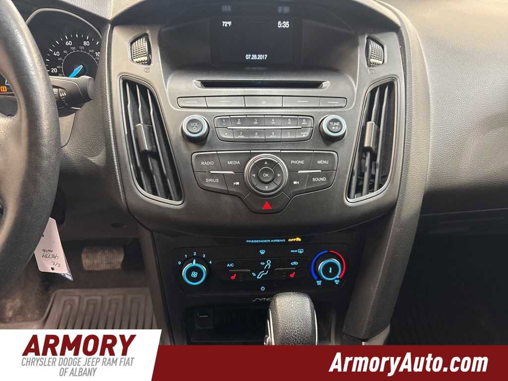Used 2017 Ford Focus SE w/ Cold Weather Package image 16