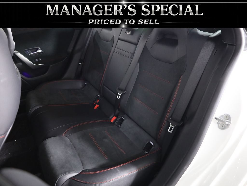 Used 2022 Mercedes-Benz CLA 250 4MATIC image 32