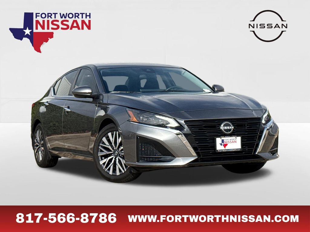 Used 2024 Nissan Altima 2.5 SV w/ SV Premium Package image 1