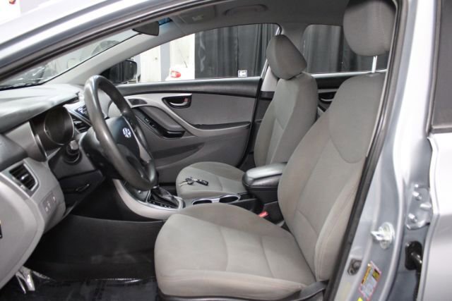 Used 2015 Hyundai Elantra SE FWD image 10