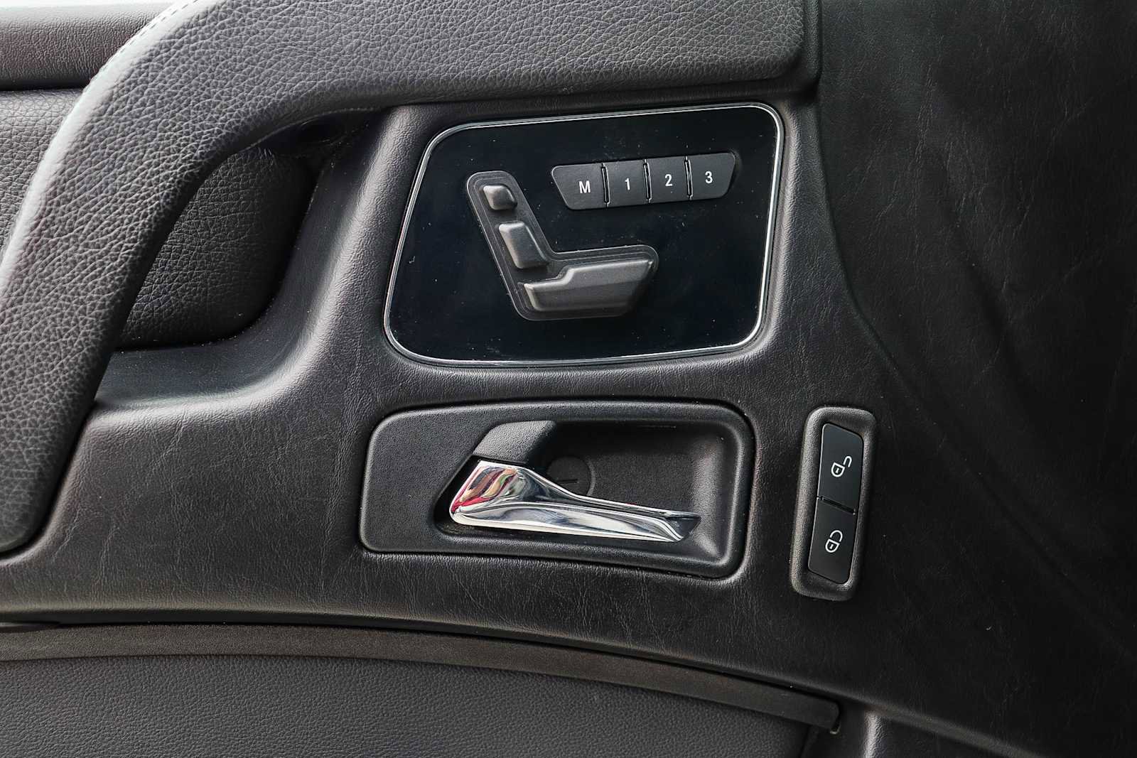 Used 2016 Mercedes-Benz G 550 image 27