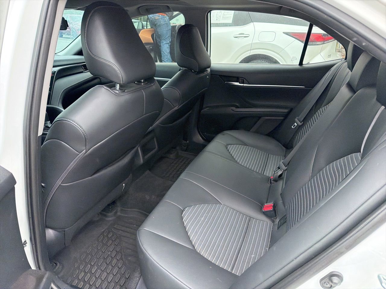 Used 2024 Toyota Camry SE w/ Convenience Package FWD image 5