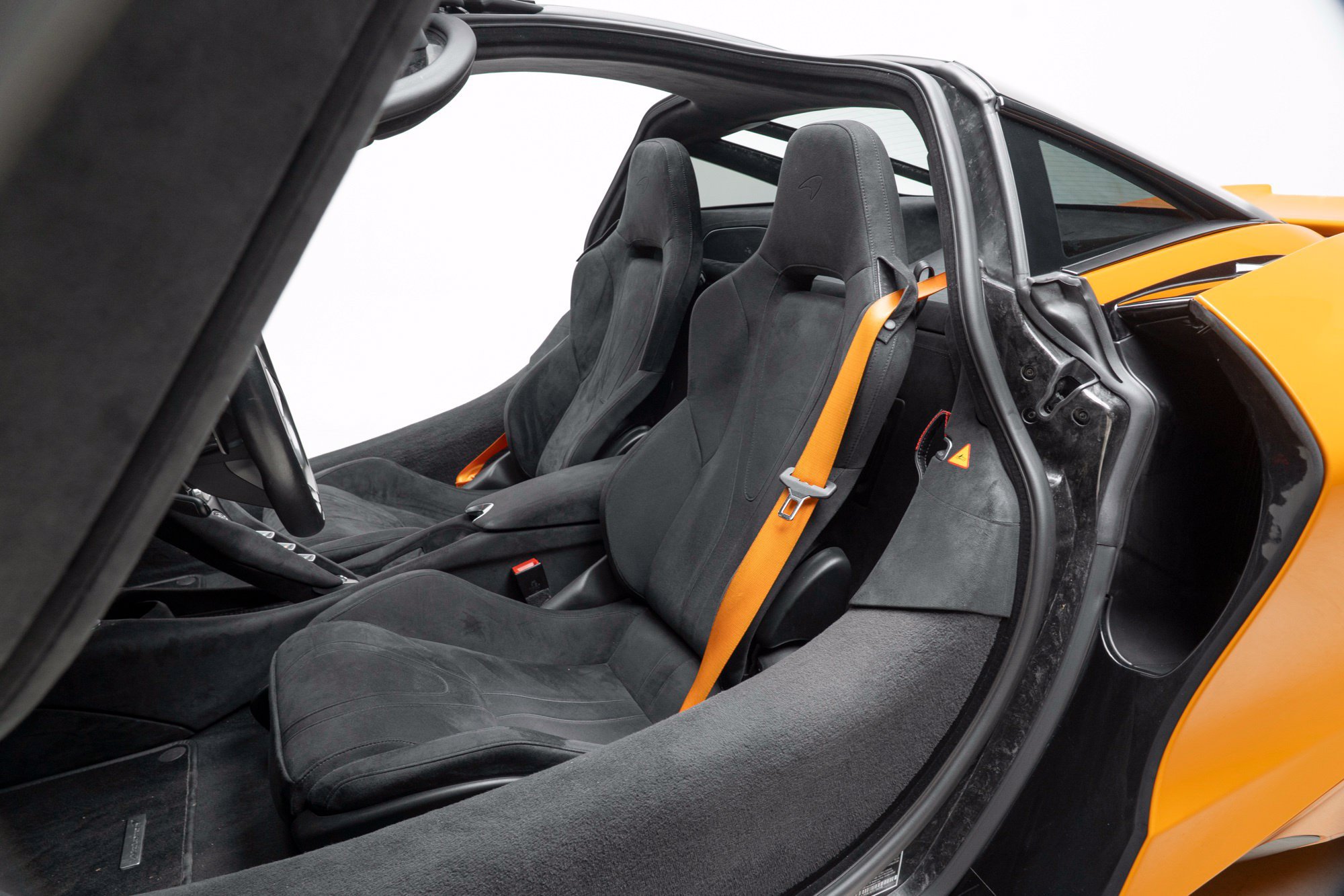 Used 2024 McLaren 750S RWD image 3