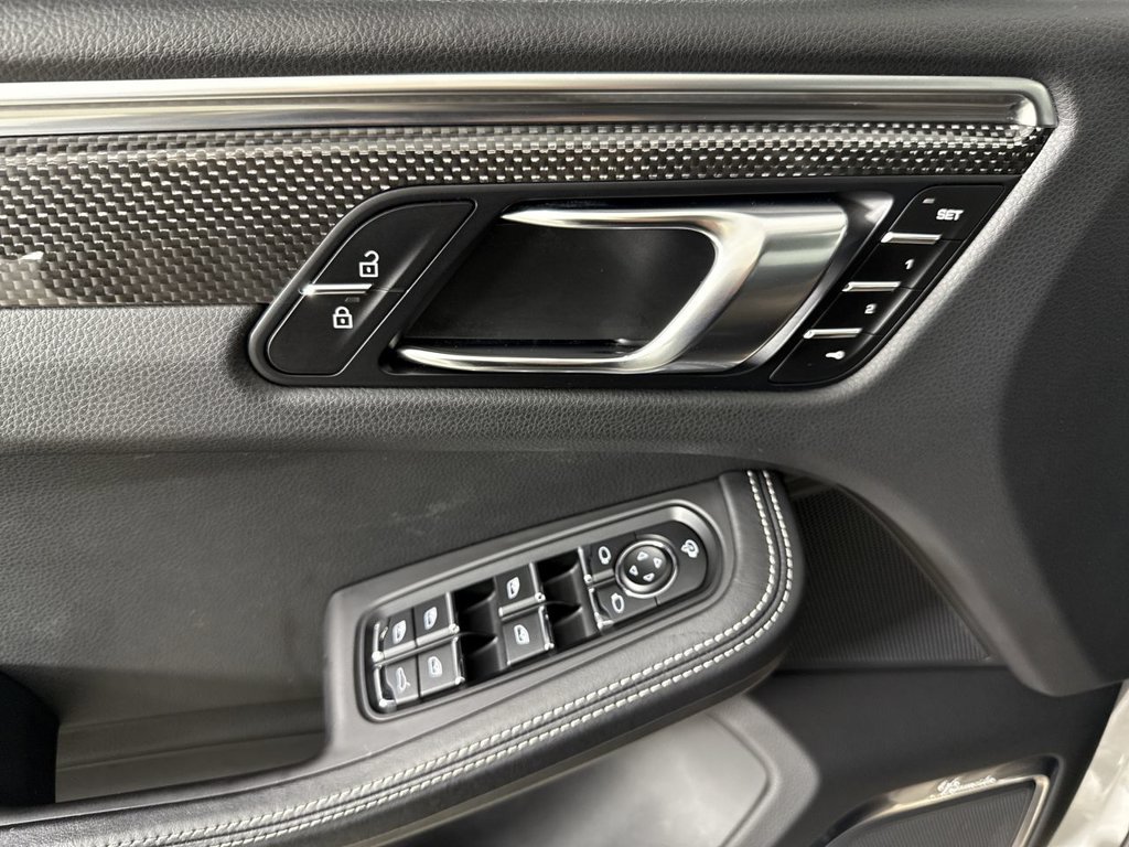 Certified 2024 Porsche Macan GTS AWD/4WD image 33