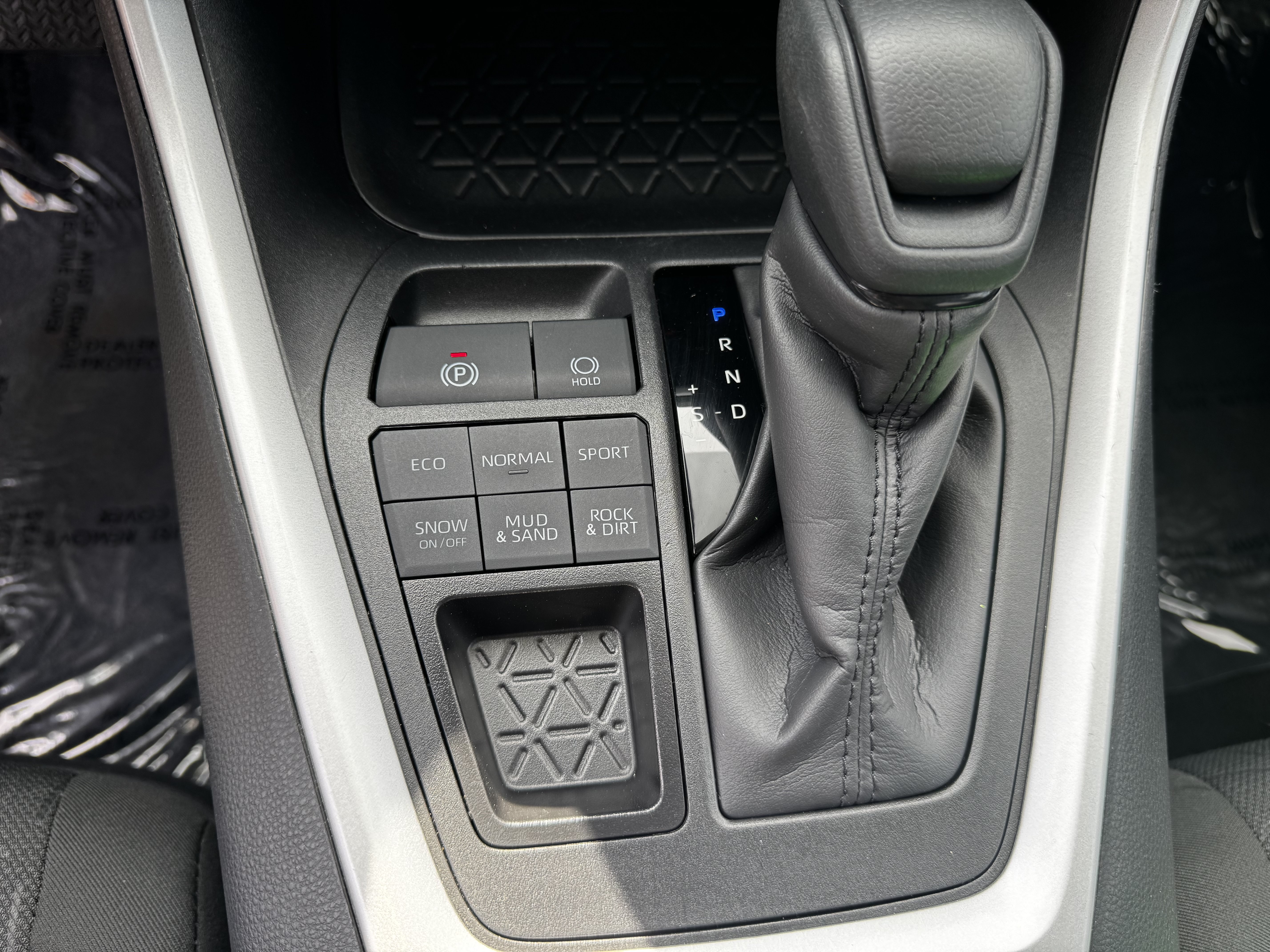 Certified 2025 Toyota RAV4 XLE AWD/4WD image 18