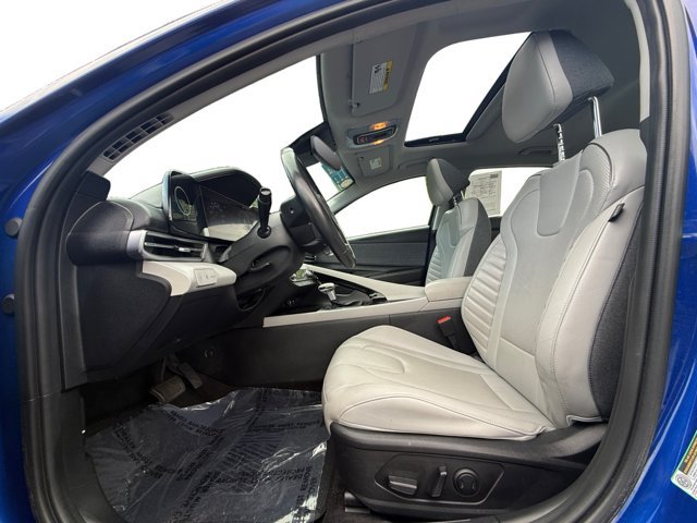 Used 2025 Hyundai Elantra Limited FWD image 10