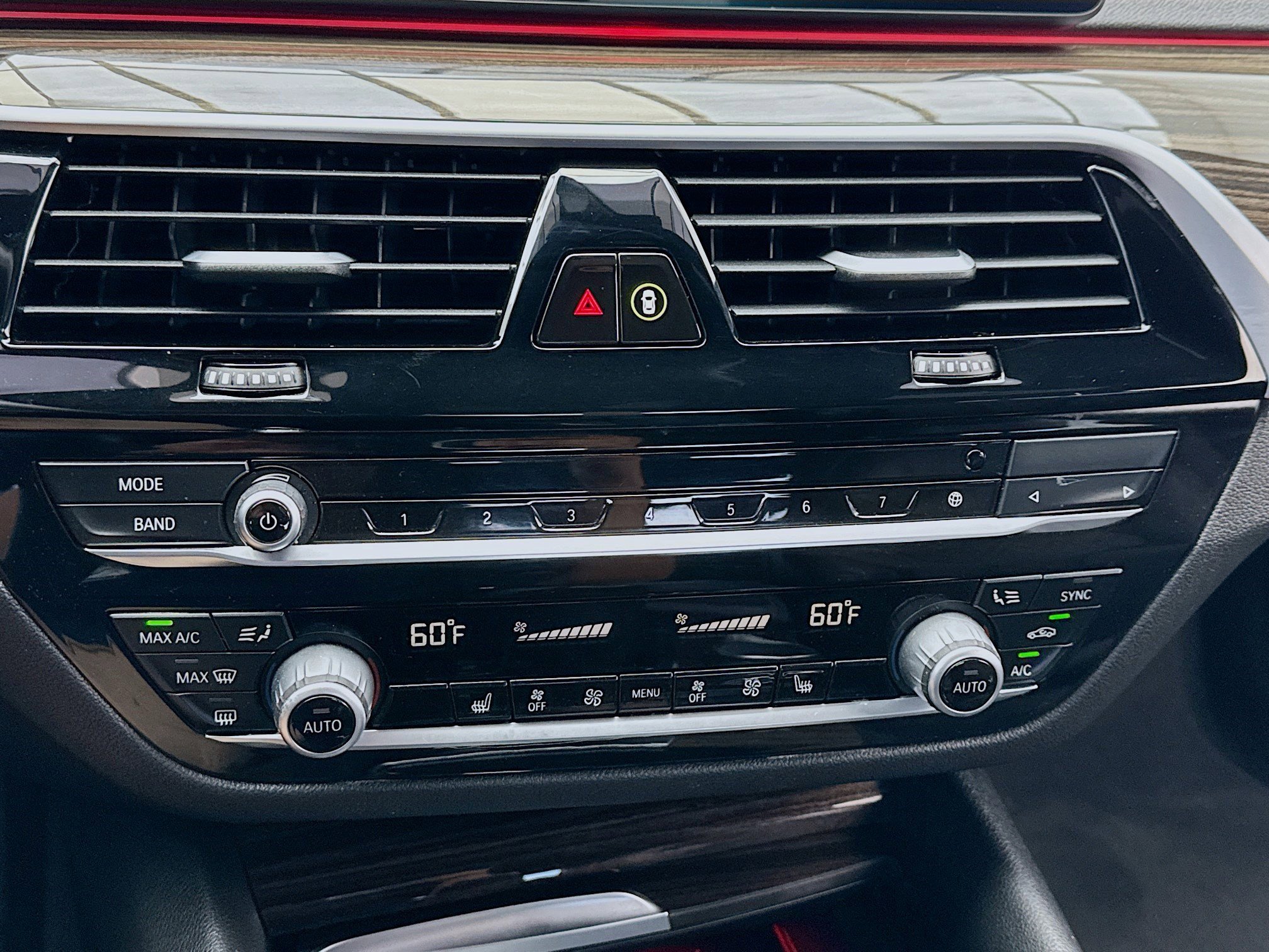 Used 2023 BMW 530e w/ Convenience Package image 12