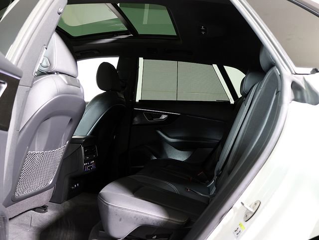Used 2021 Audi Q8 Prestige w/ Prestige Package AWD/4WD image 15