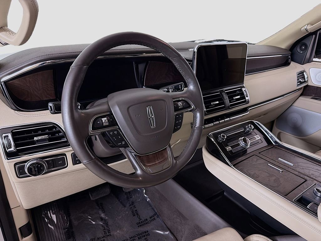 Used 2021 Lincoln Navigator Reserve w/ Luxury Package image 22