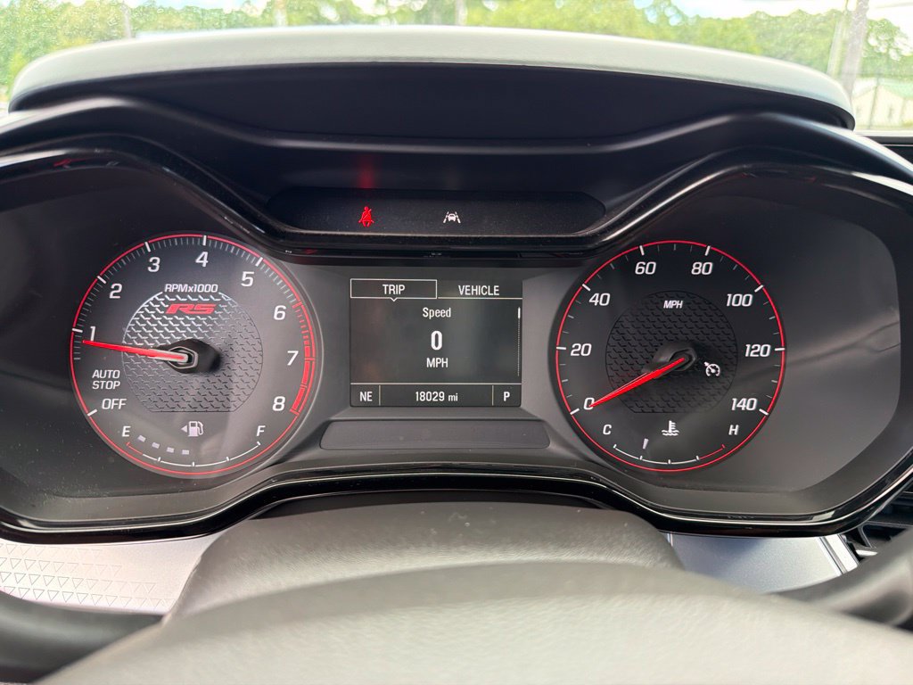 Used 2024 Chevrolet Trax RS w/ Sunroof Package FWD image 9