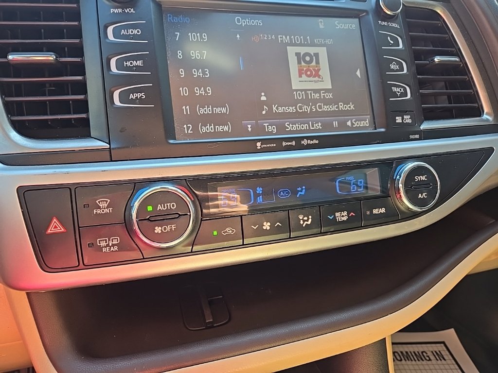 Used 2019 Toyota Highlander XLE FWD image 54