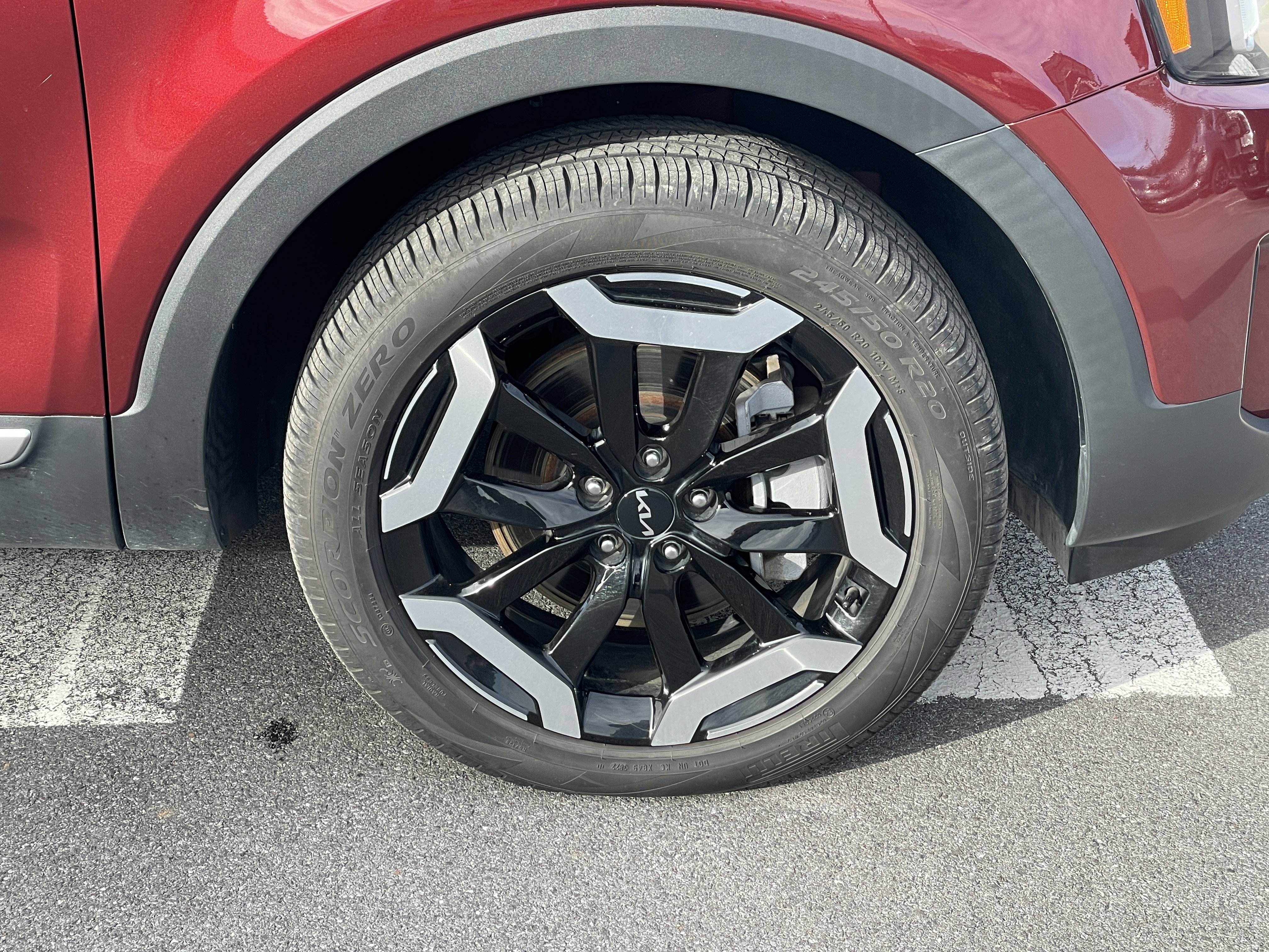 Used 2023 Kia Telluride EX w/ EX Captain's Chair Package image 12