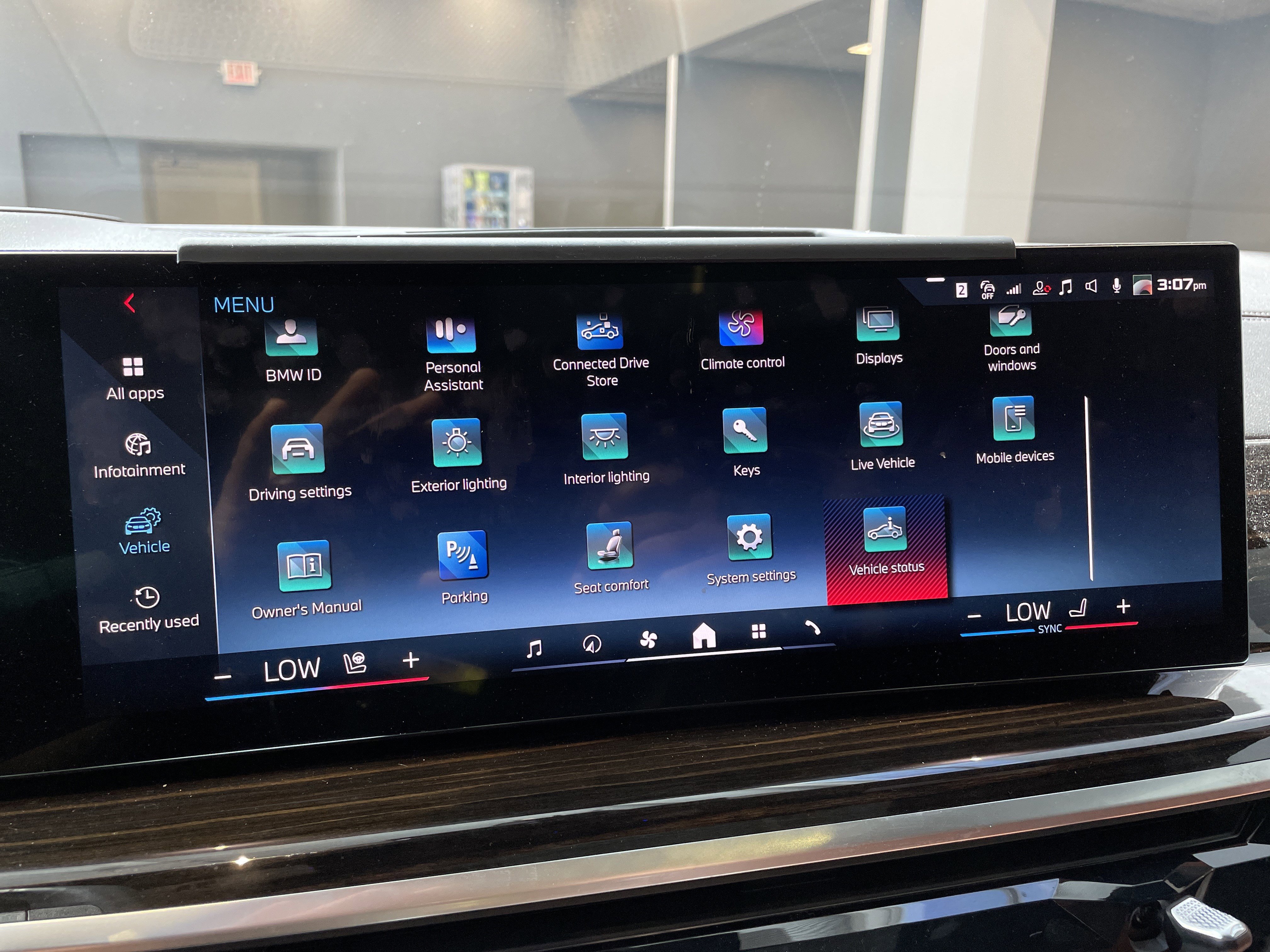 Used 2025 BMW X7 M60i AWD/4WD image 26