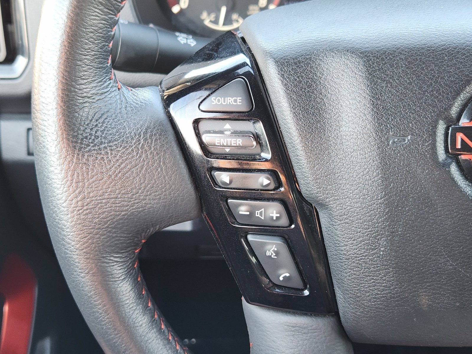 Used 2026 Nissan Frontier PRO-4X AWD/4WD image 37