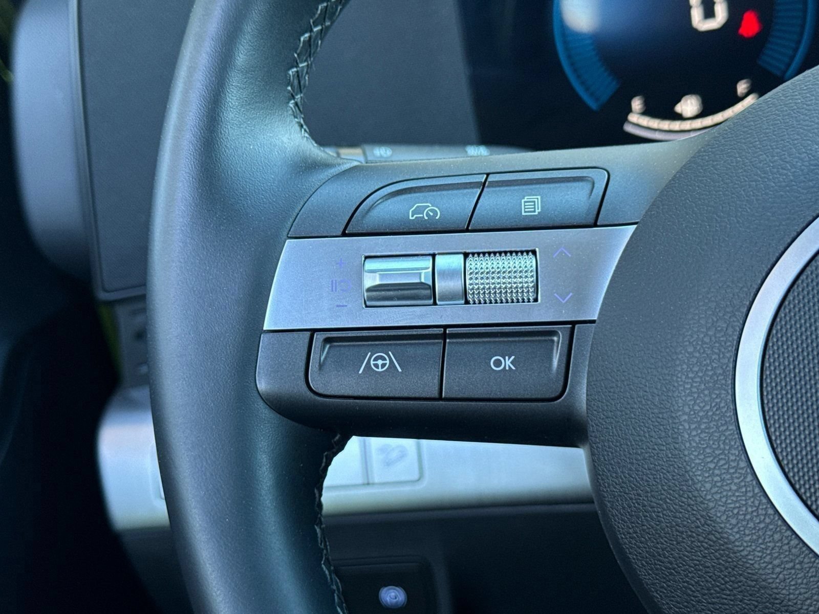 Used 2025 Hyundai Kona SEL AWD/4WD image 59