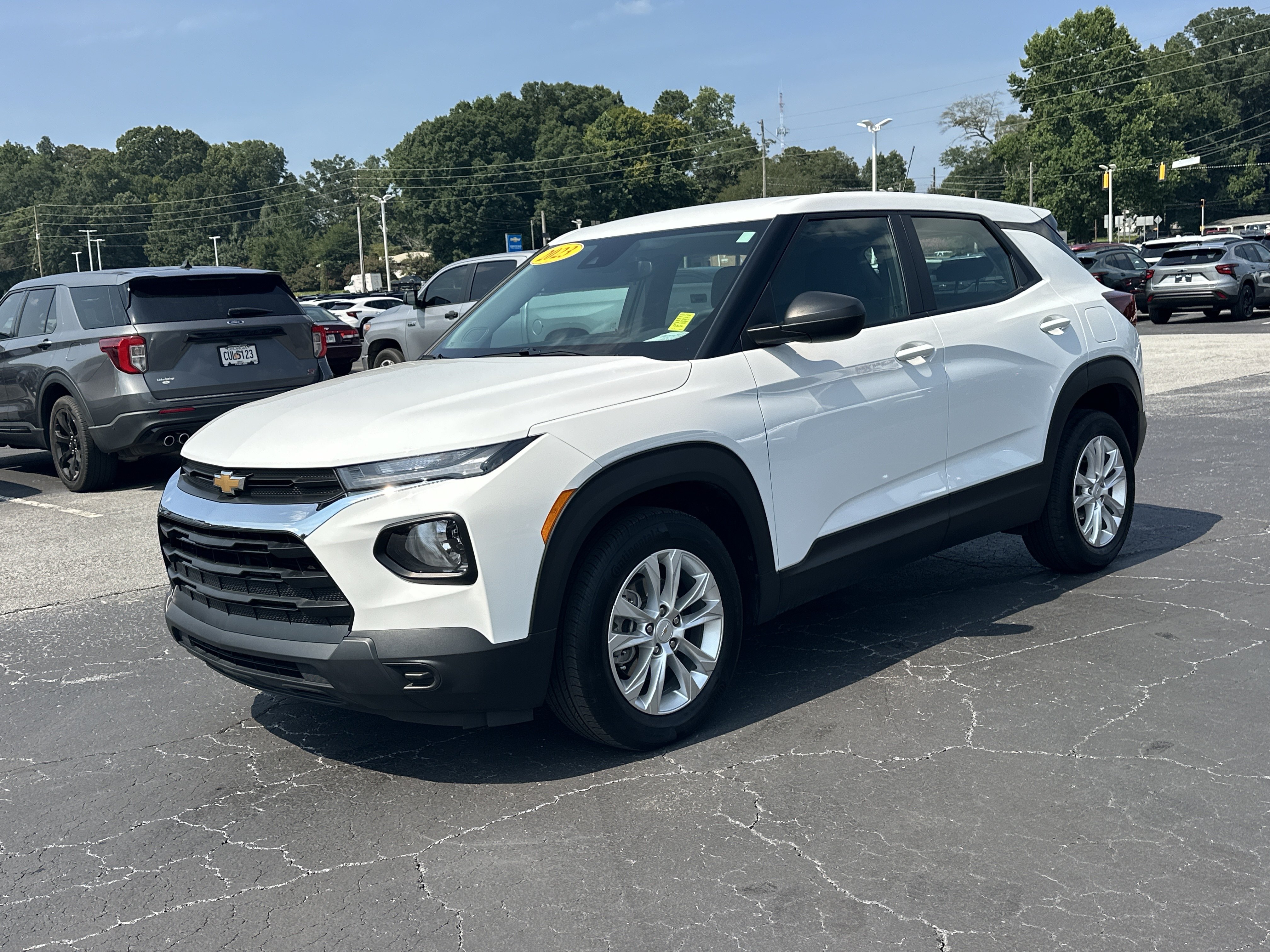 Used 2023 Chevrolet TrailBlazer LS FWD image 4
