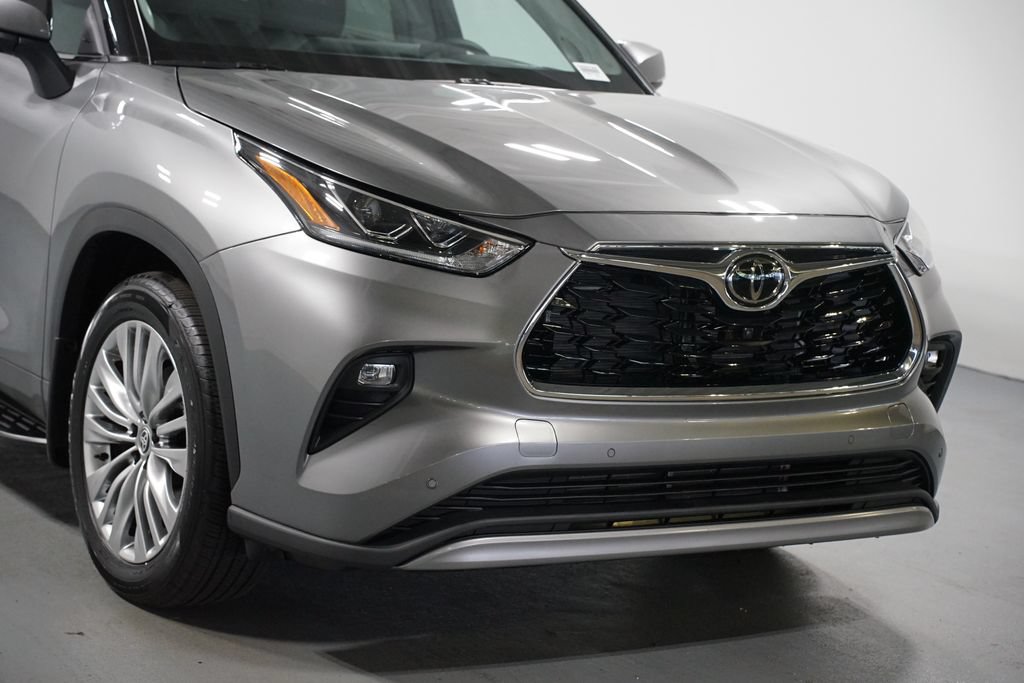 Certified 2026 Toyota Highlander Platinum AWD/4WD image 4