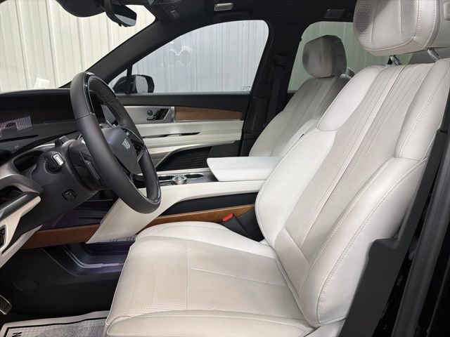 Certified 2026 Cadillac Vistiq Luxury image 12