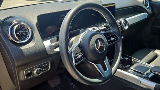 Used 2023 Mercedes-Benz GLB 250 image 11