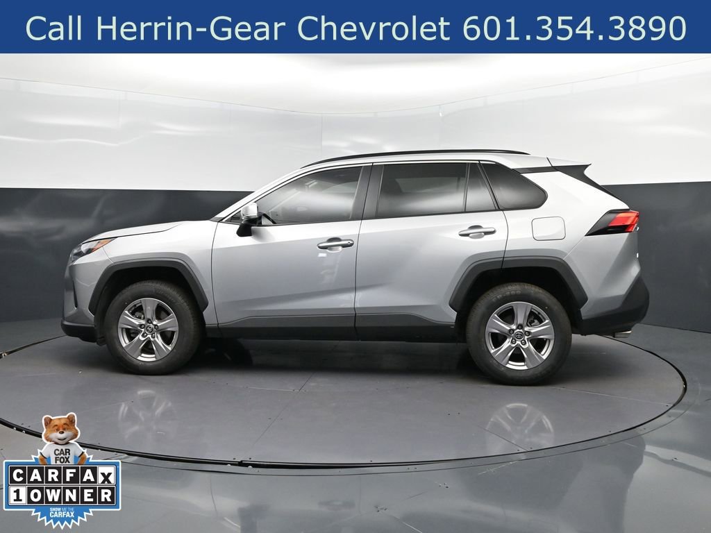 Used 2023 Toyota RAV4 XLE w/ Convenience Package FWD image 4