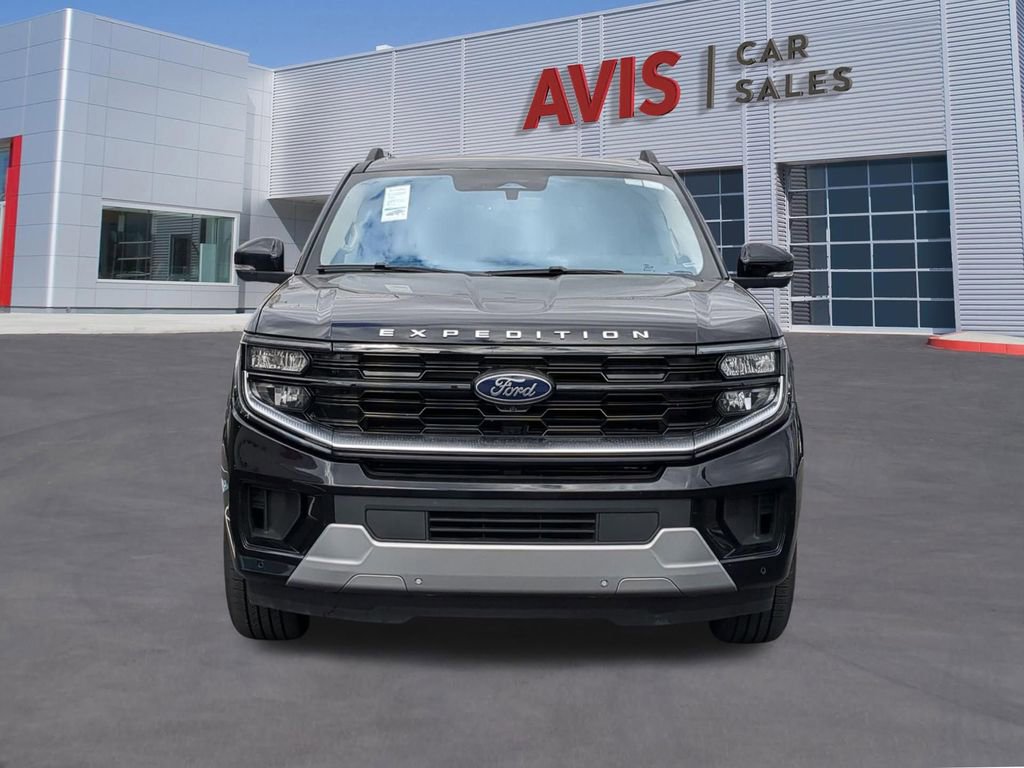 Used 2025 Ford Expedition Platinum image 2