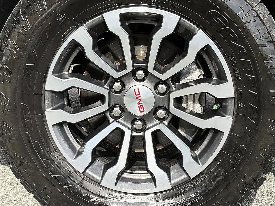 Used 2021 GMC Sierra 1500 AT4 w/ AT4 Preferred Package image 8