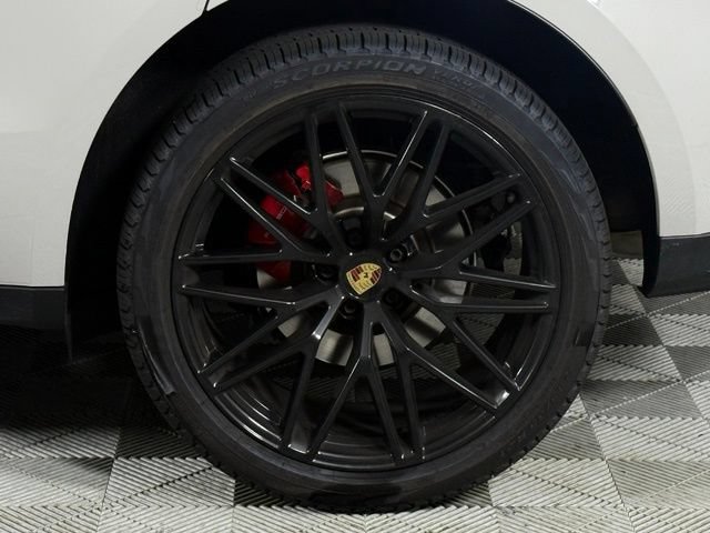 Used 2025 Porsche Macan S AWD/4WD image 12