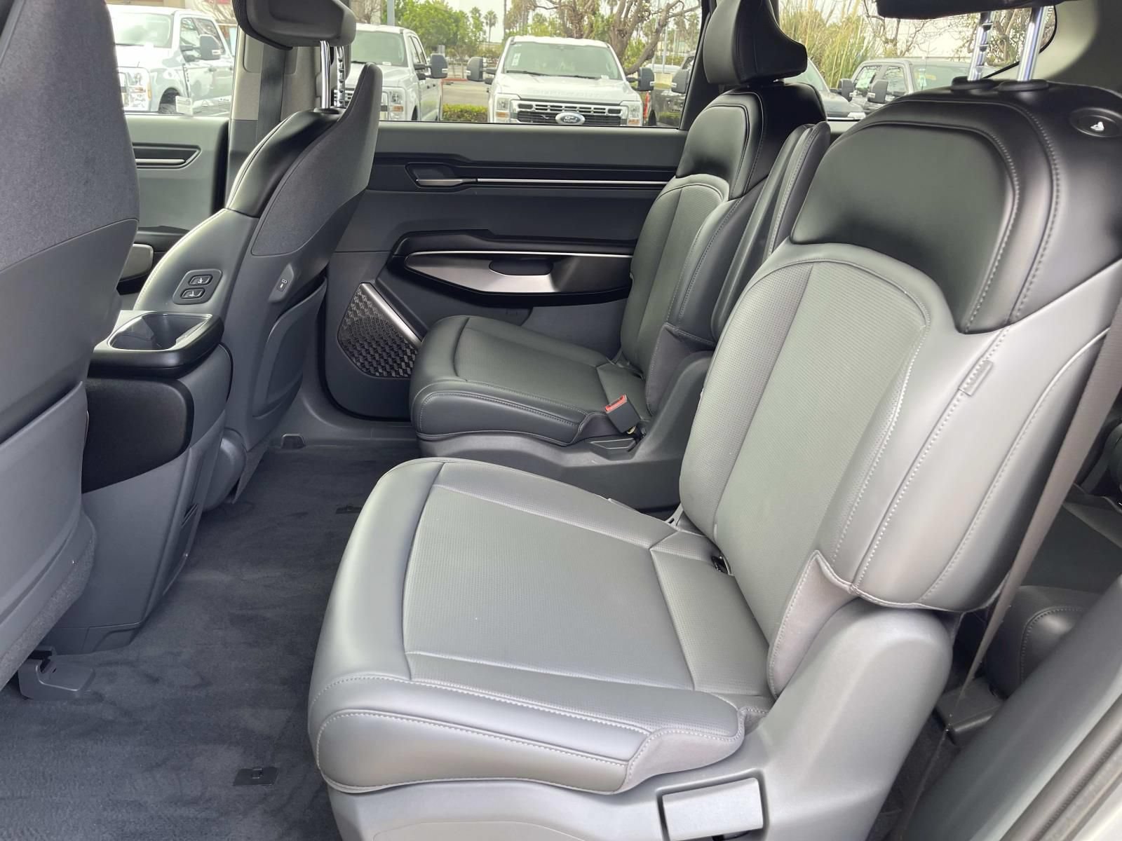 Used 2024 Kia EV9 Light Long Range RWD image 12