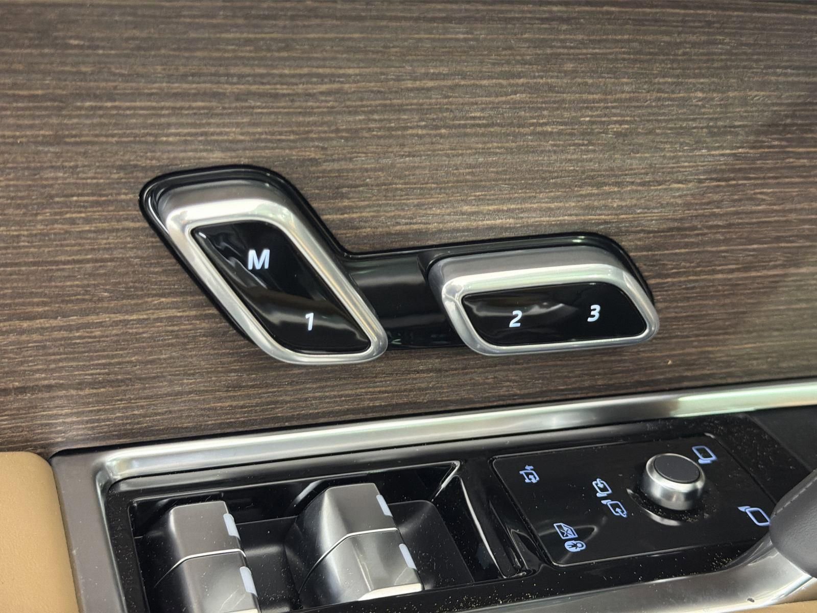 New 2026 Land Rover Range Rover SE image 24