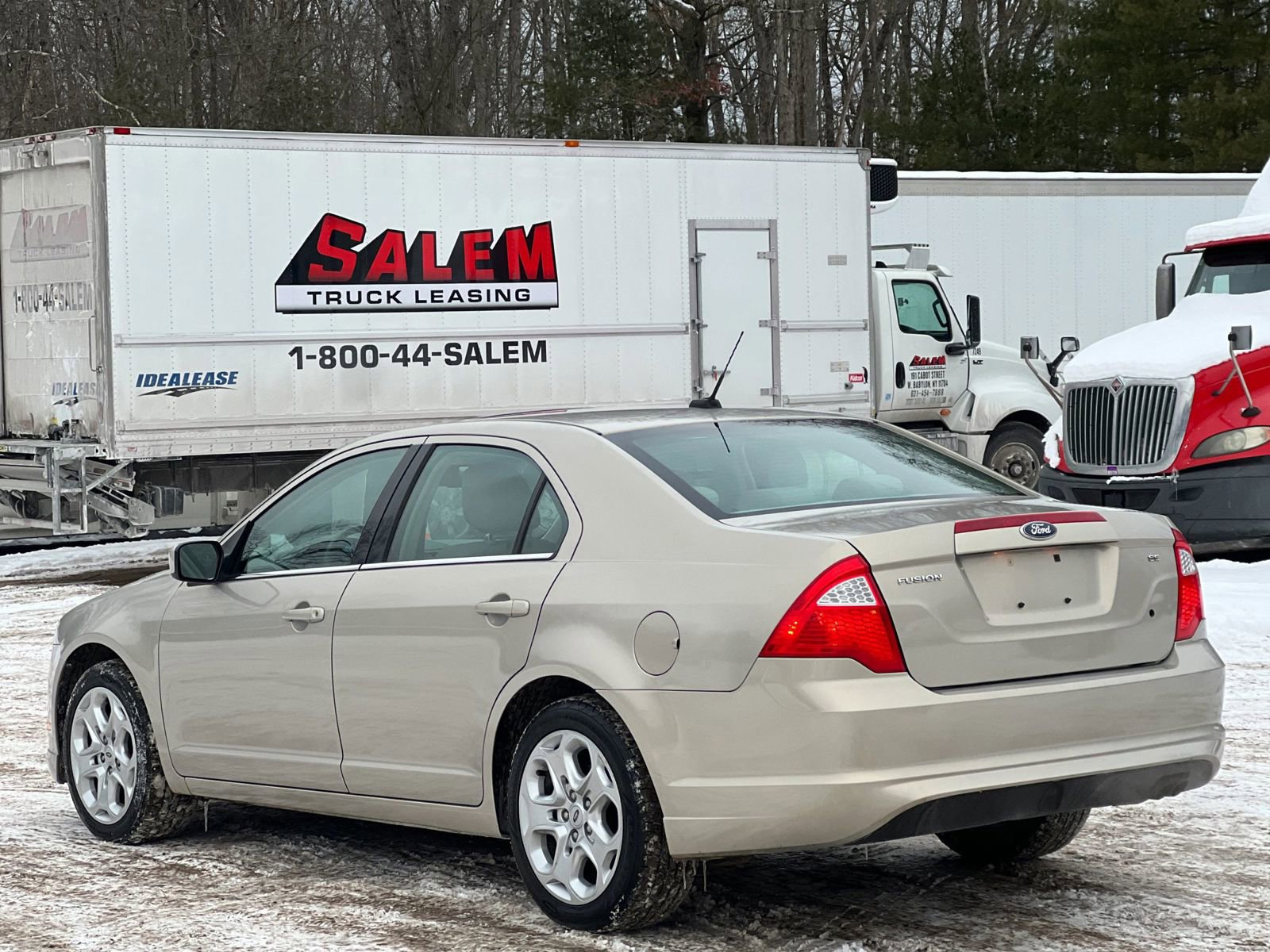 Used 2010 Ford Fusion SE image 4