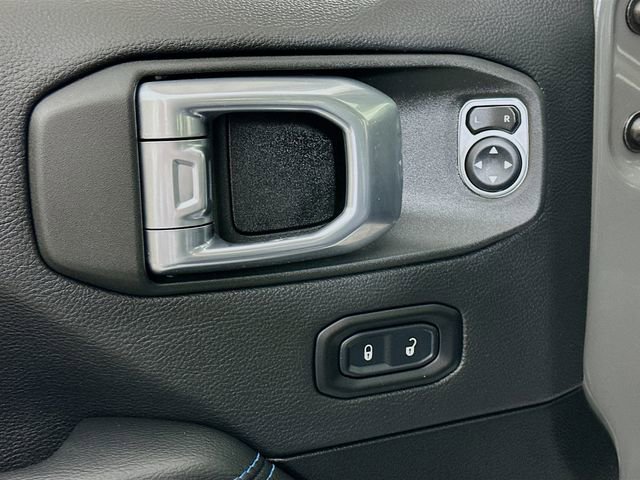 Used 2022 Jeep Wrangler Unlimited Rubicon 4xe AWD/4WD image 18