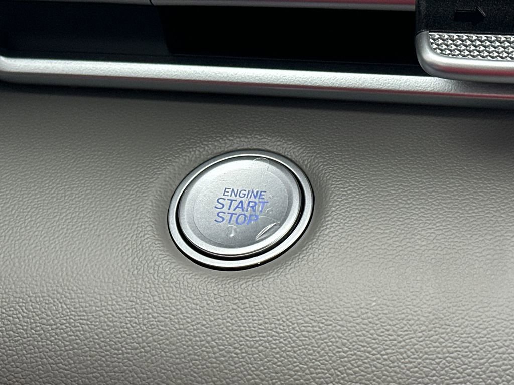 New 2025 Hyundai Elantra Sport image 30