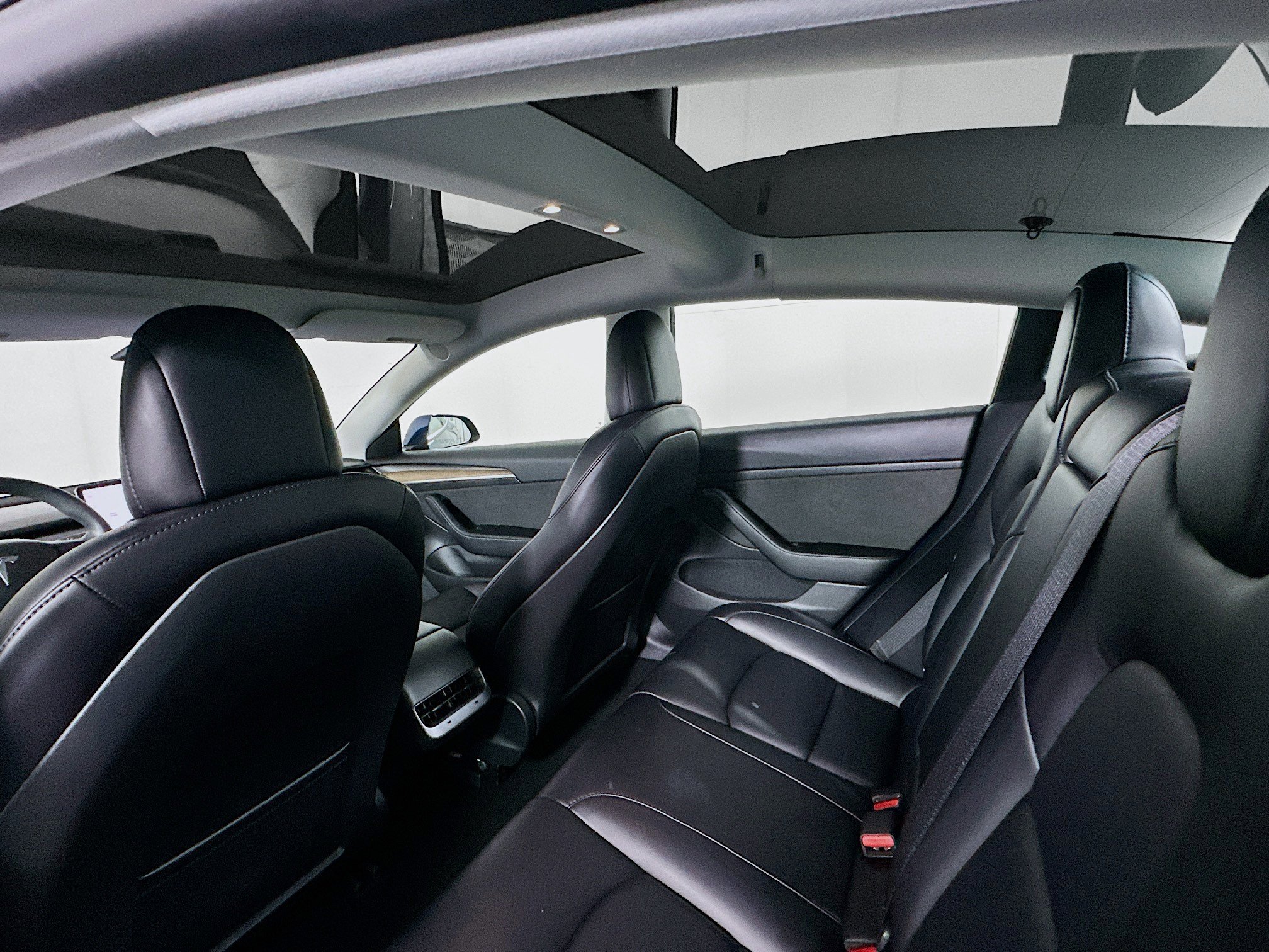 Used 2021 Tesla Model 3 Standard Range Plus image 26