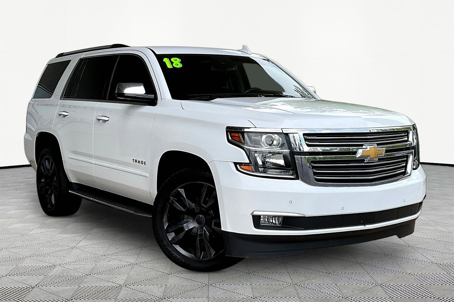 Used 2018 Chevrolet Tahoe Premier AWD/4WD image 3