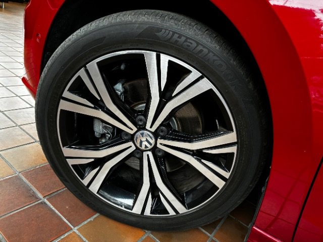 Used 2020 Volkswagen Passat 2.0T SEL image 16