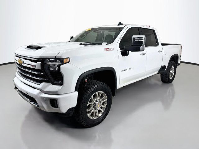 Used 2025 Chevrolet Silverado 2500 LT w/ Z71 Chrome Sport Edition AWD/4WD image 3