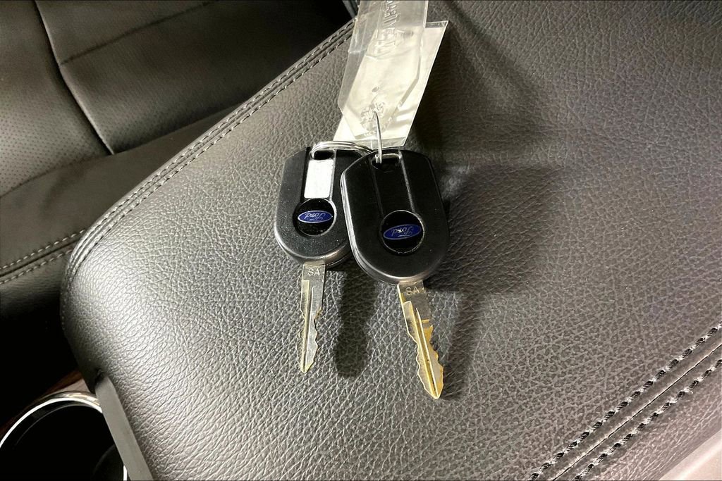 Used 2014 Ford F150 Lariat w/ Equipment Group 502A Luxury AWD/4WD image 14