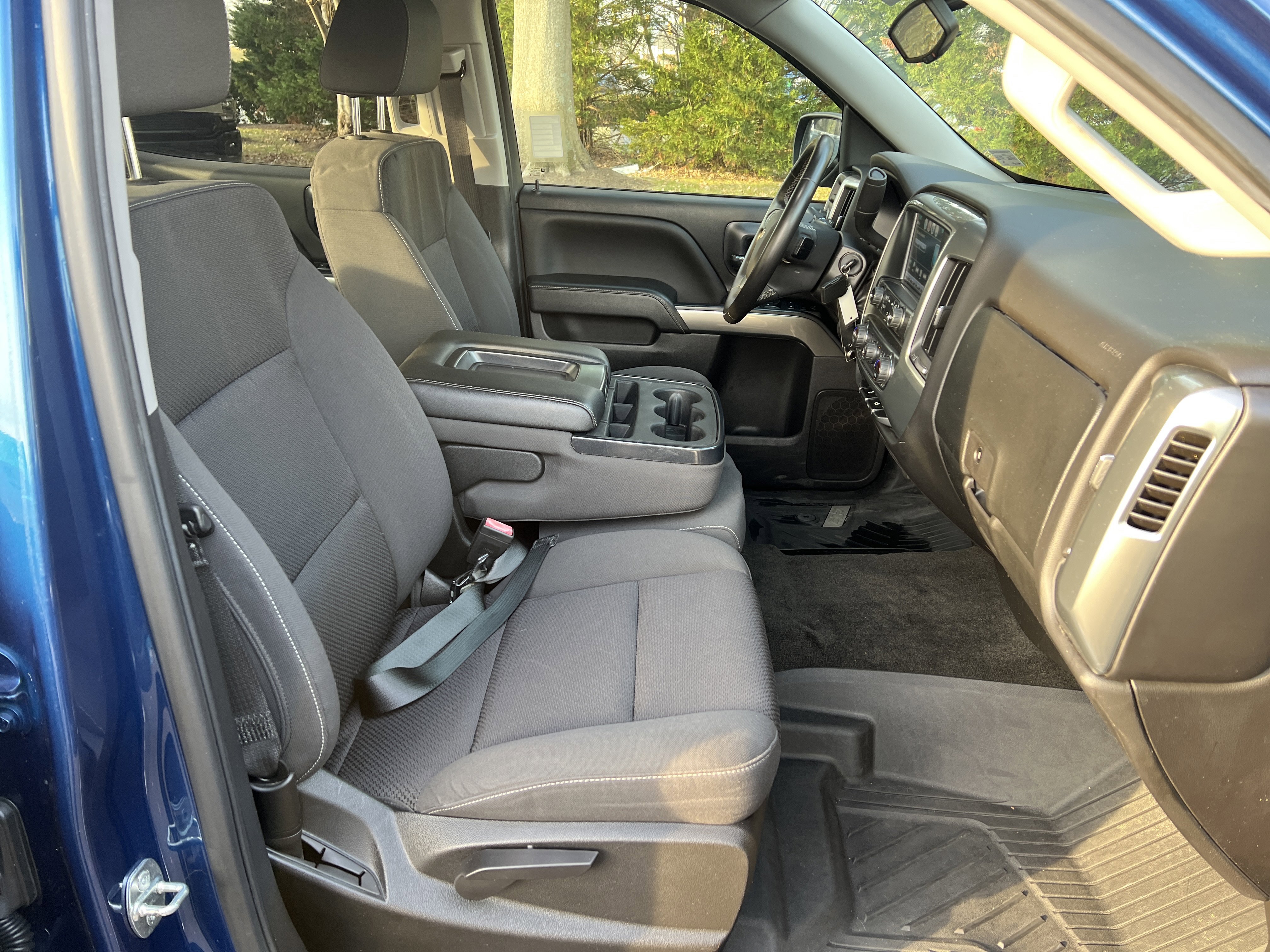 Used 2018 Chevrolet Silverado 1500 LT w/ All Star Edition image 32