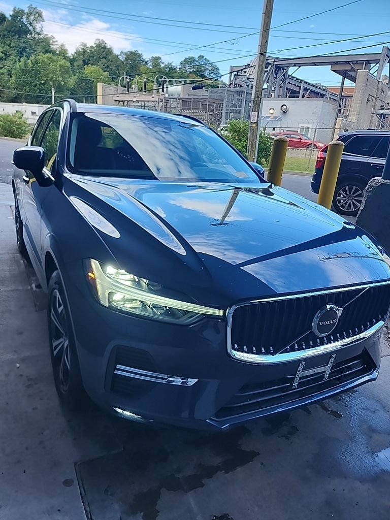 Used 2022 Volvo XC60 B5 Momentum w/ Climate Package AWD/4WD image 6