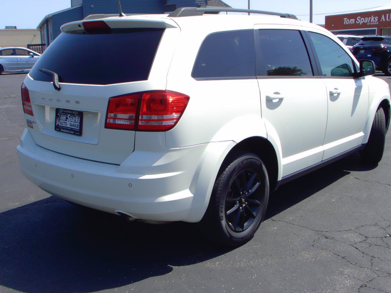 Used 2020 Dodge Journey SE w/ Blacktop Package FWD image 2