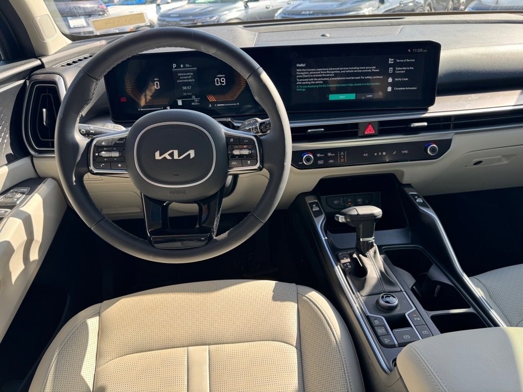 Used 2025 Kia Sorento S w/ Panoramic Sunroof Package image 13