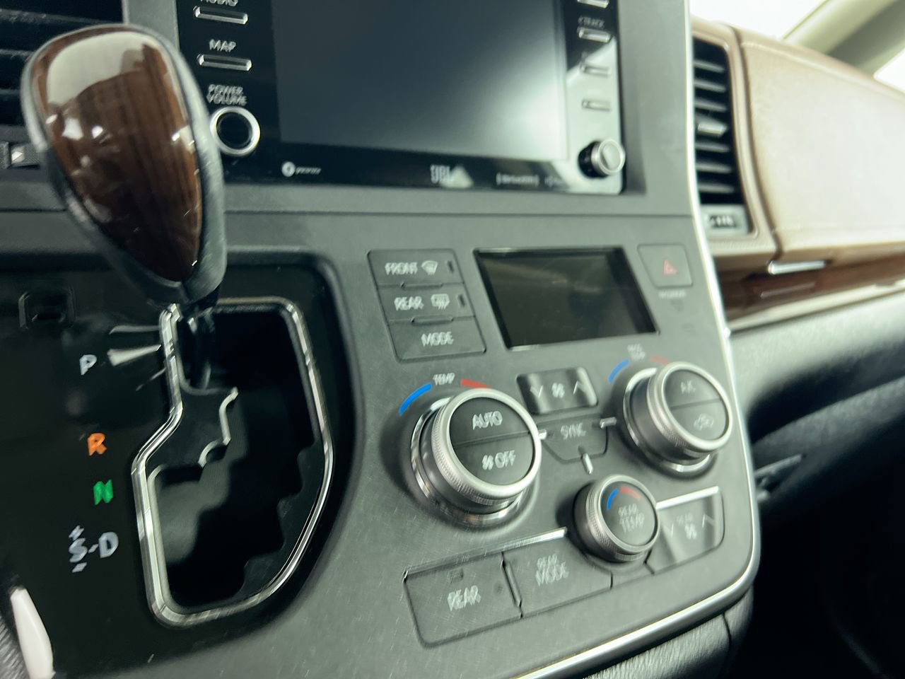 Used 2019 Toyota Sienna Limited Premium AWD/4WD image 24