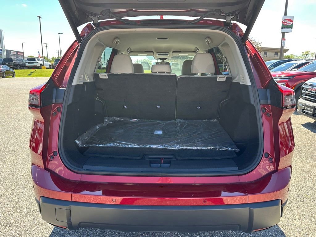 Used 2025 Nissan Rogue SV AWD/4WD image 12