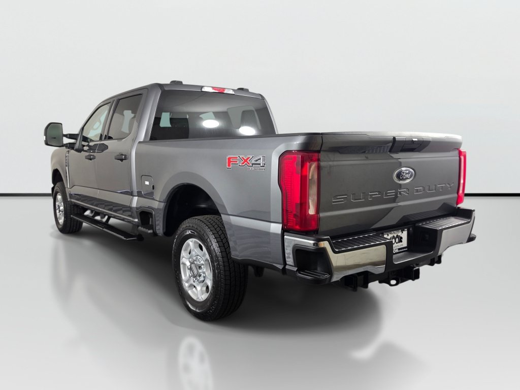 Used 2025 Ford F250 XLT w/ FX4 Off-Road Package AWD/4WD image 3